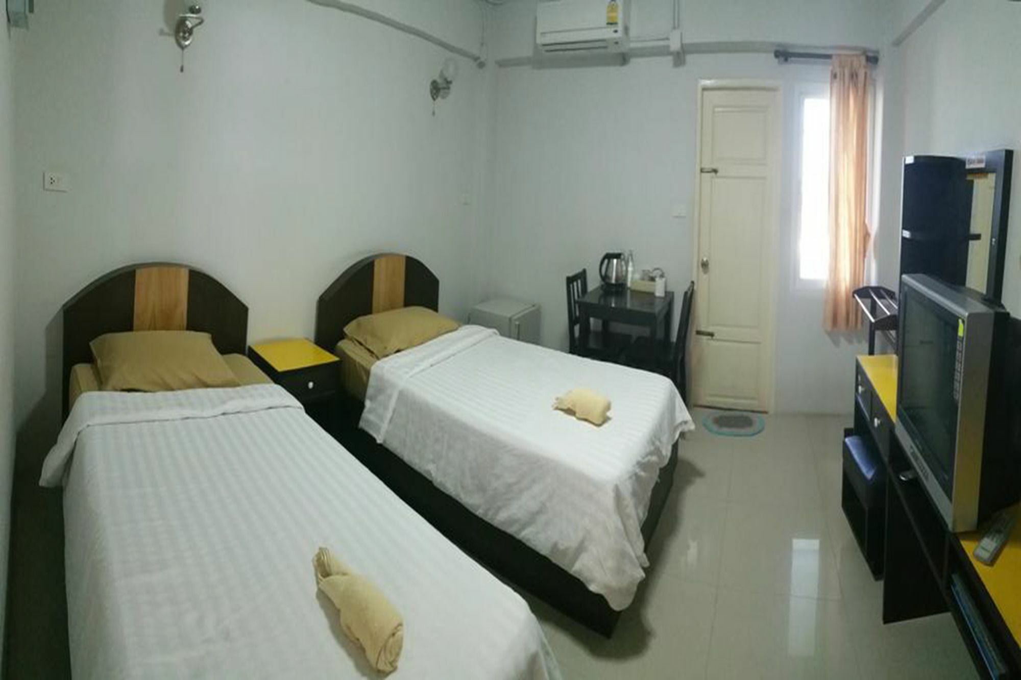 Charoen Apartment Hotel Trang Exterior foto
